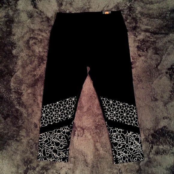 RBX Pants - RBX Black Printed Capri-Length Leggings